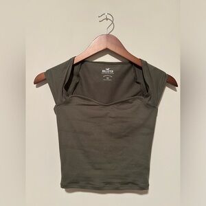 xxs hollister olive green cap sleeve crop top